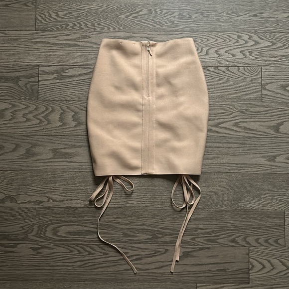 Fashion Nova Skirt💛✨ - Picture 4 of 6